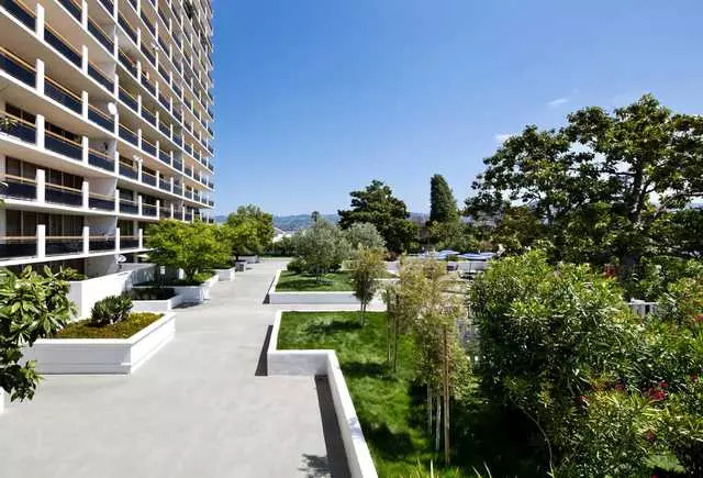 1200 Lakeshore Apartments