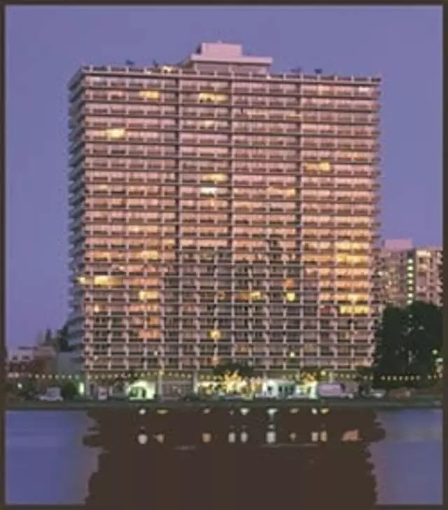 1200 Lakeshore Apartments