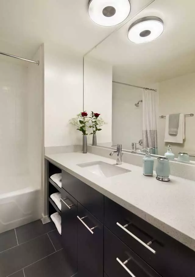 1200 Lakeshore Apartments