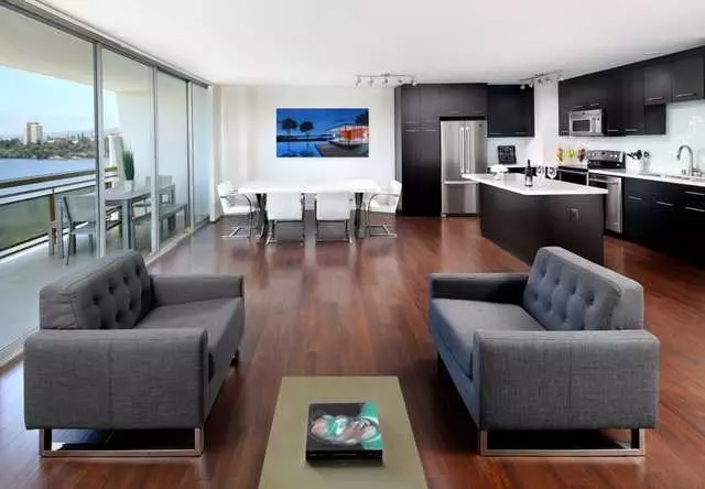 1200 Lakeshore Apartments