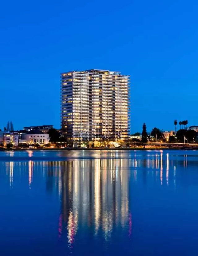 1200 Lakeshore Apartments