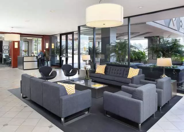 1200 Lakeshore Apartments