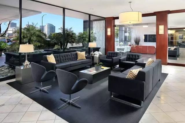 1200 Lakeshore Apartments
