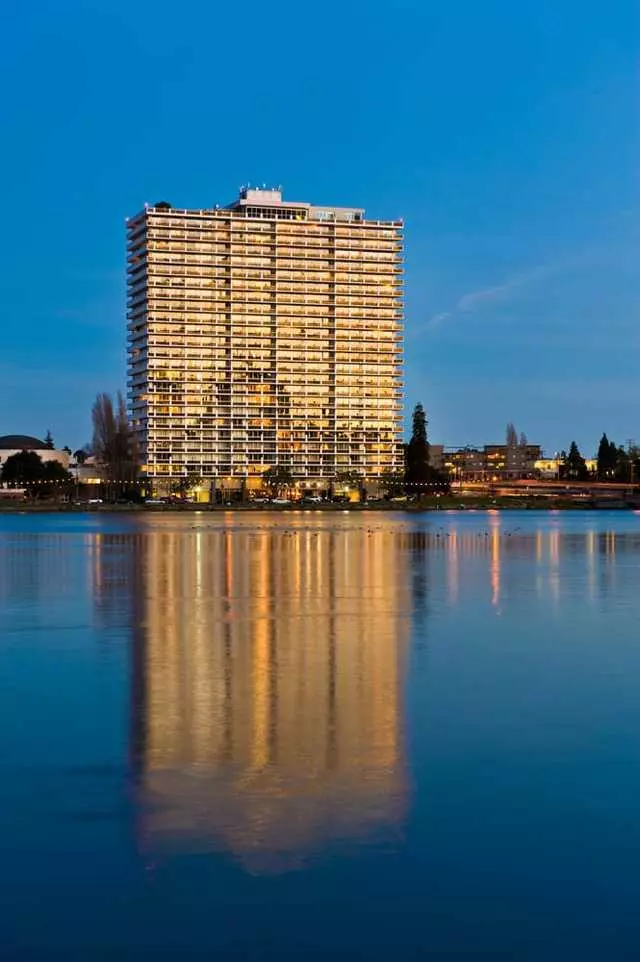 1200 Lakeshore Apartments
