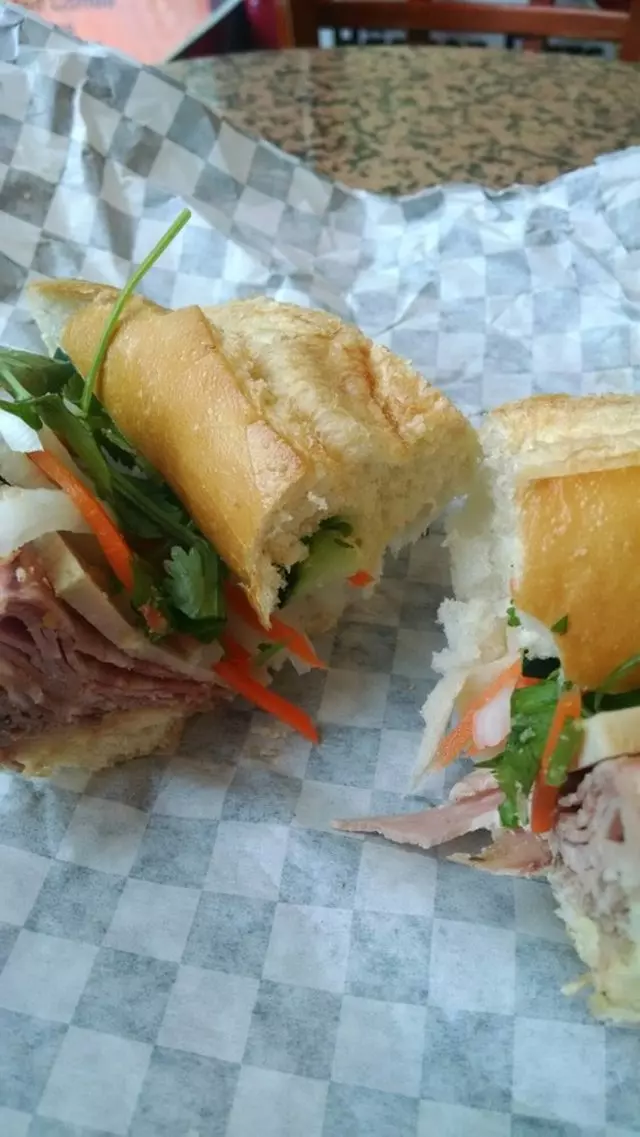 Annie’s Deli