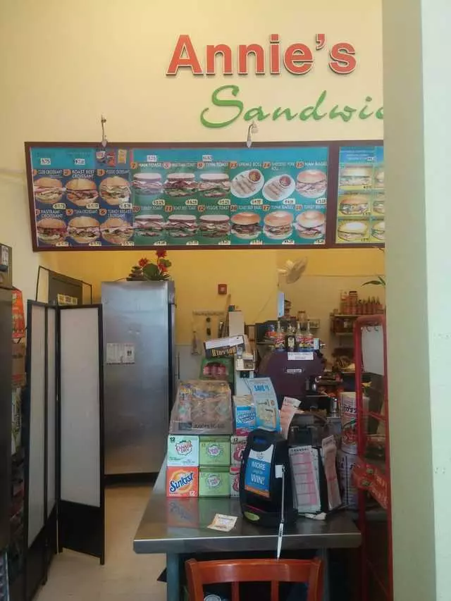 Annie’s Deli