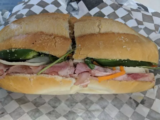 Annie’s Deli