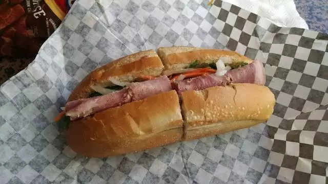 Annie’s Deli