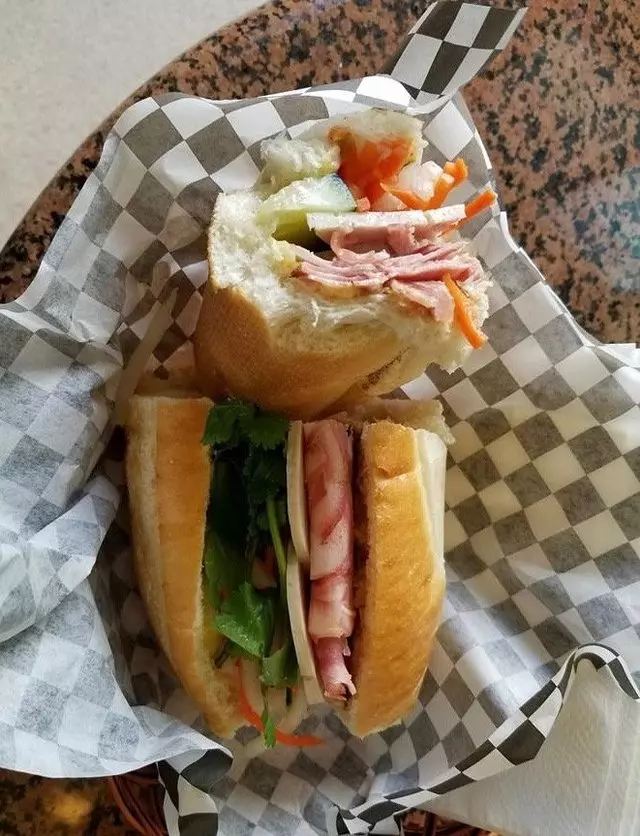 Annie’s Deli