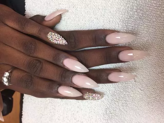 Ann & Amy’s Nails