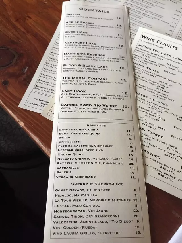À Côté Restaurant