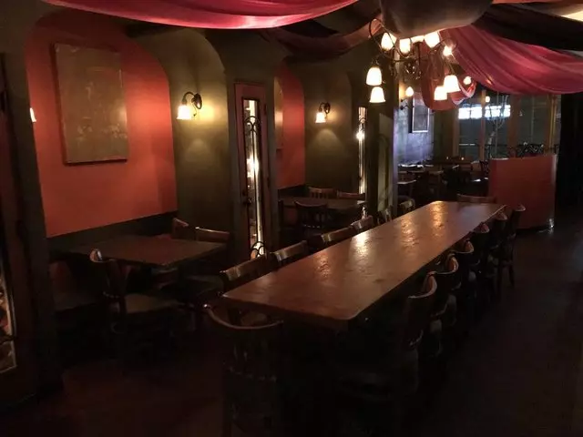 À Côté Restaurant