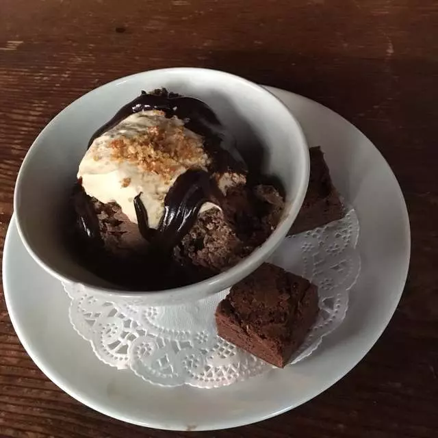À Côté Restaurant