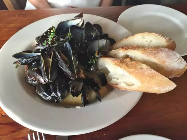 À Côté Restaurant