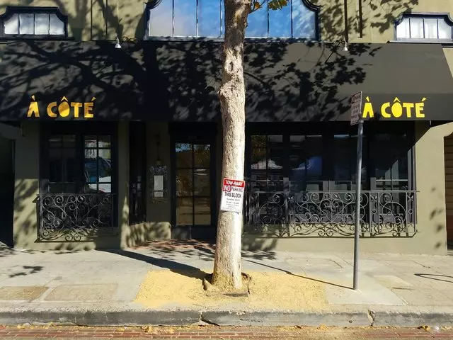 À Côté Restaurant