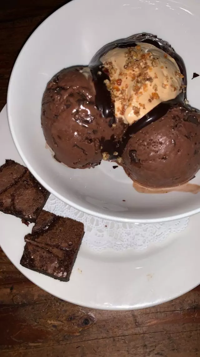 À Côté Restaurant
