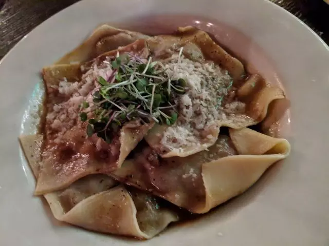 À Côté Restaurant