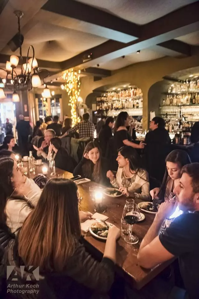 À Côté Restaurant