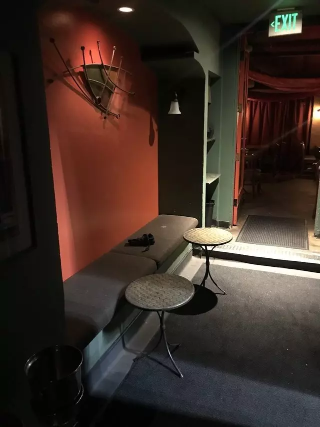 À Côté Restaurant
