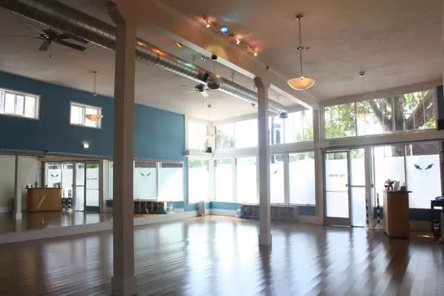 Flying Studios