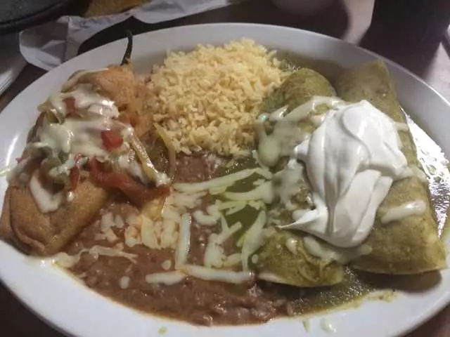 4 Caminos Restaurant