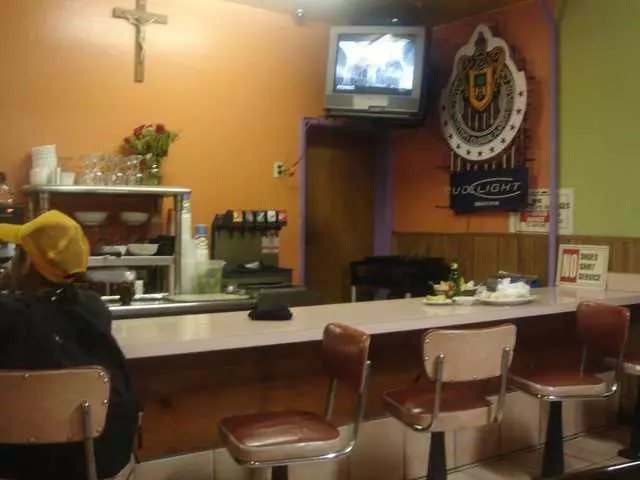 4 Caminos Restaurant