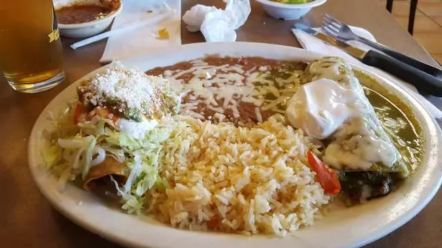 4 Caminos Restaurant