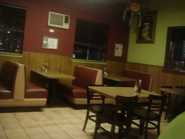 4 Caminos Restaurant