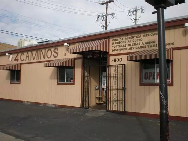 4 Caminos Restaurant