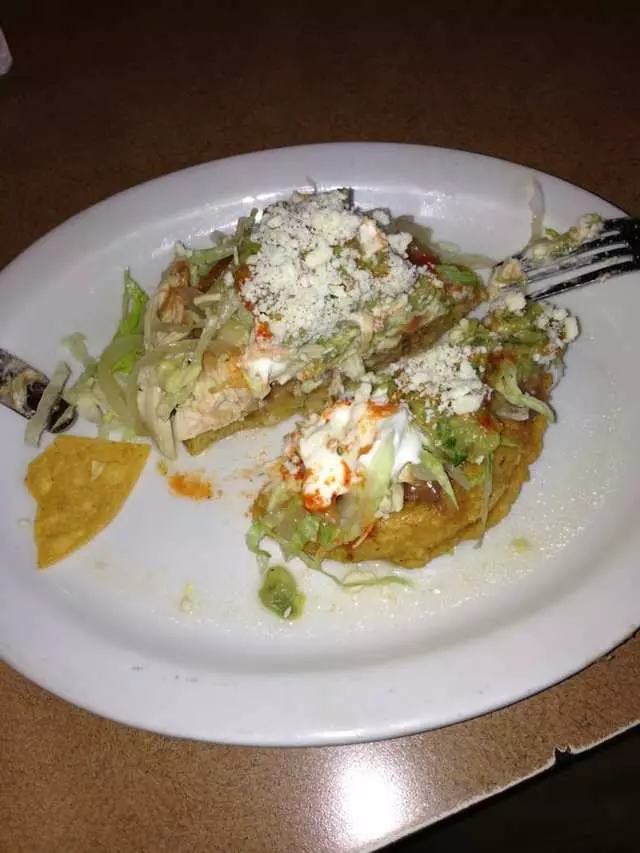 4 Caminos Restaurant