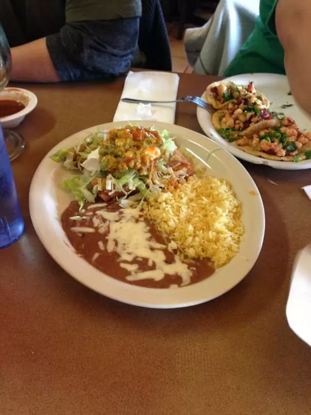 4 Caminos Restaurant