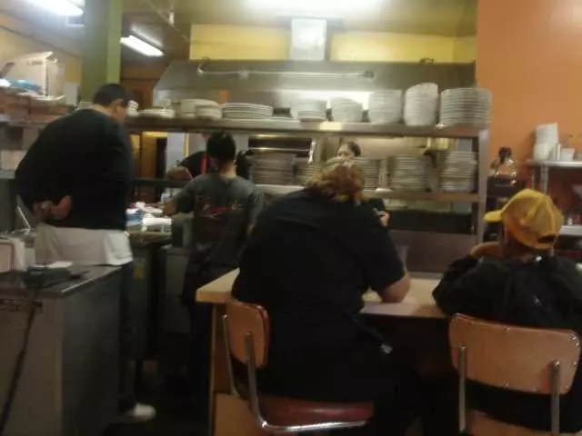 4 Caminos Restaurant