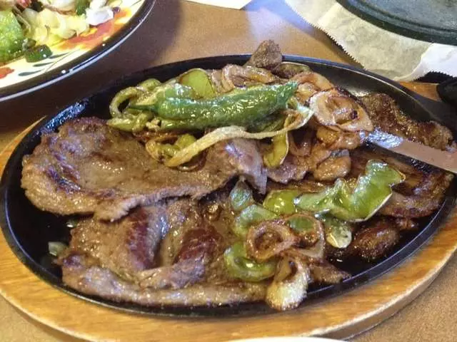 4 Caminos Restaurant