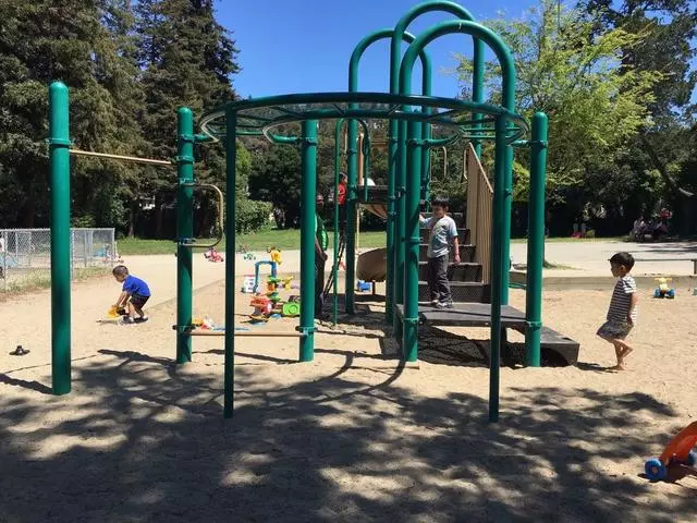 Avenue Terrace Playground