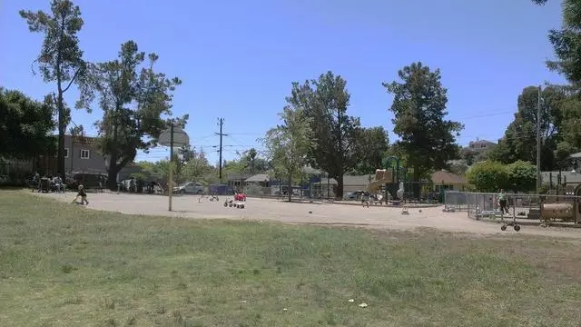 Avenue Terrace Playground
