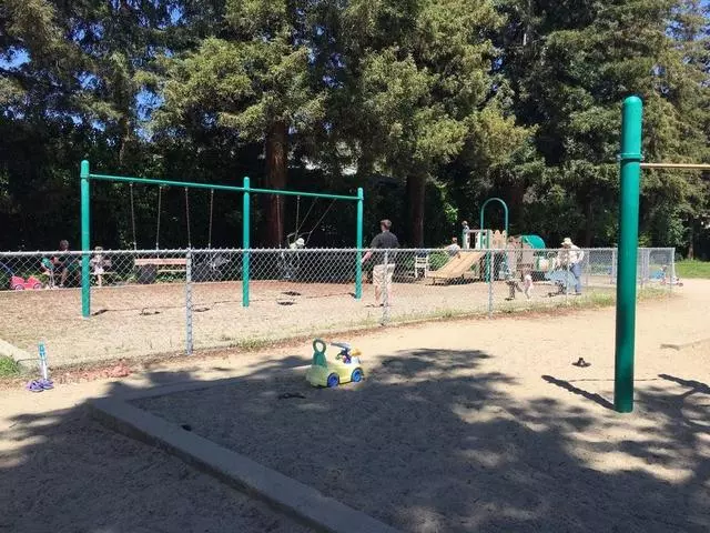 Avenue Terrace Playground