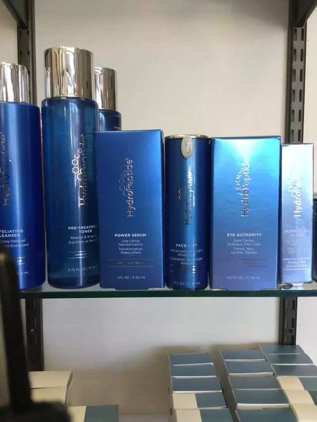 Au Natural Skin Rejuvenation Center
