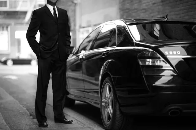 24/7 Limo & Airport Transportation Service