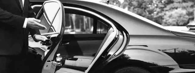 24/7 Limo & Airport Transportation Service