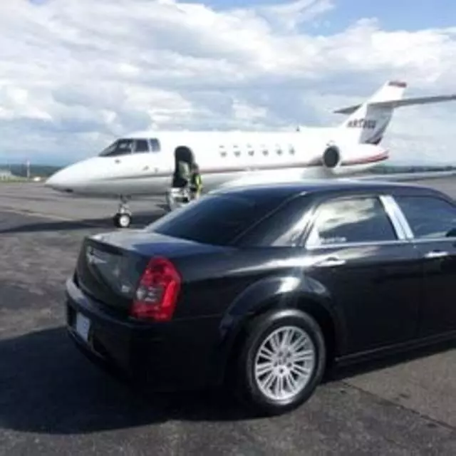 24/7 Limo & Airport Transportation Service