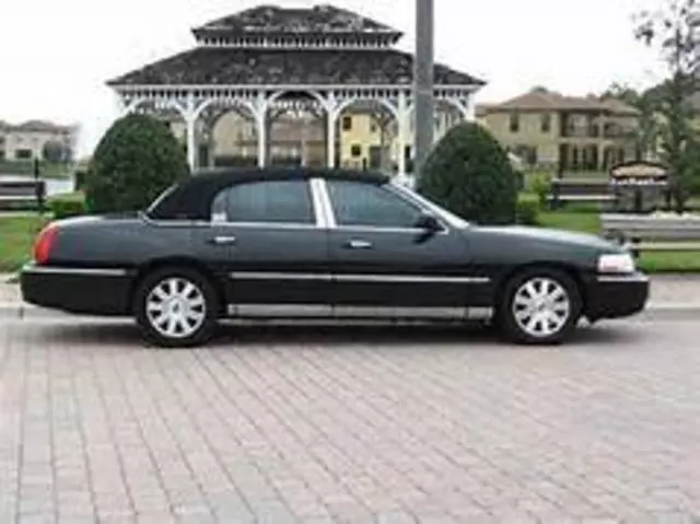 24/7 Limo & Airport Transportation Service