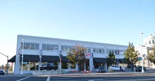Autocom Nissan of Oakland
