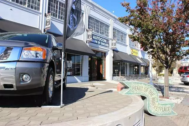 Autocom Nissan of Oakland