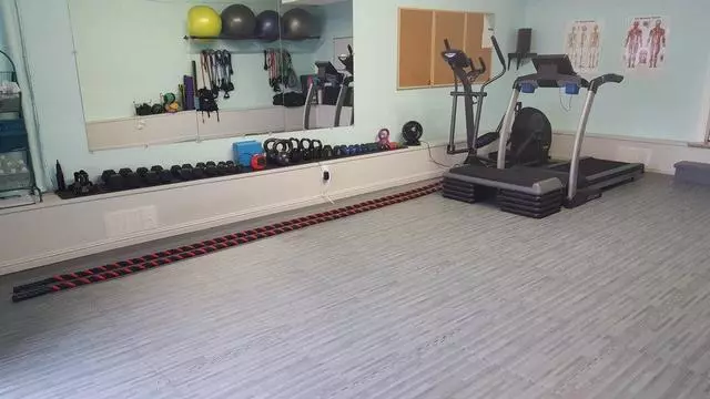Julie&apos;s Garage Gym