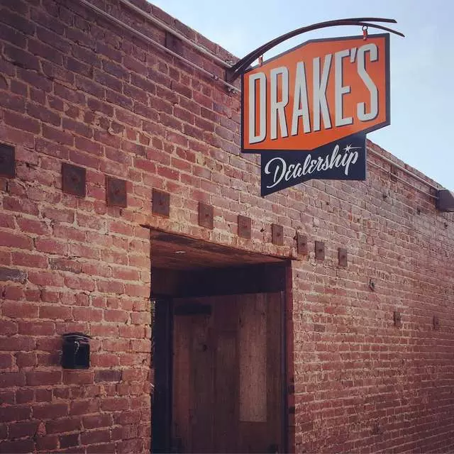 Drake&apos;s Dealership