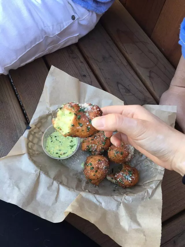 Arthur Mac’s Tap and Snack