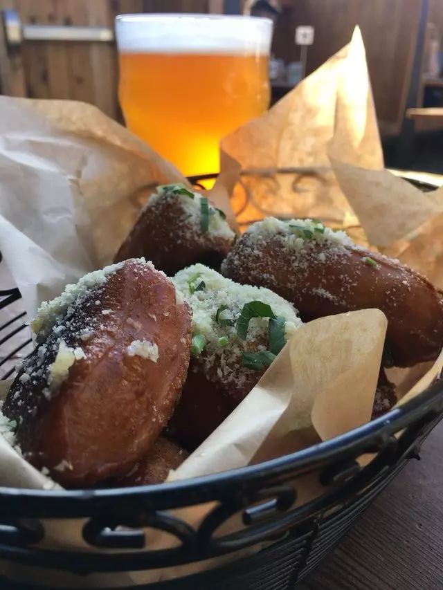 Arthur Mac’s Tap and Snack