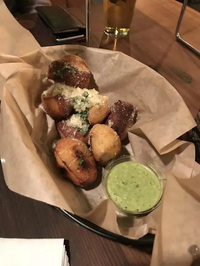 Arthur Mac’s Tap and Snack
