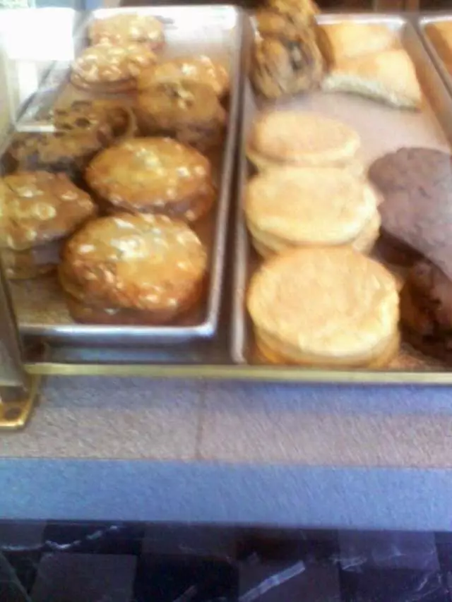 Aroma Bakery & Cafe