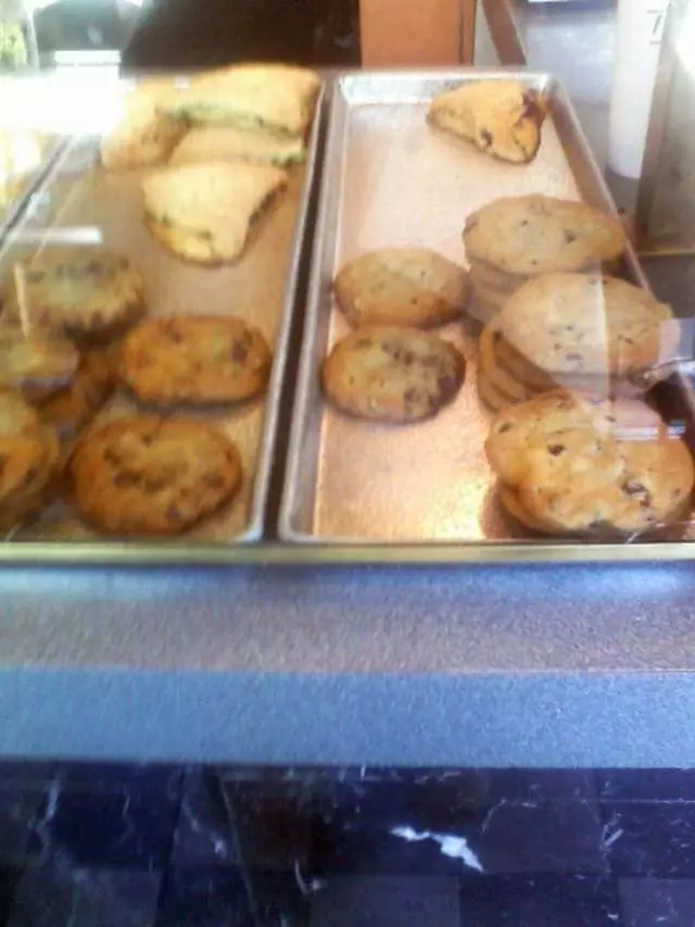 Aroma Bakery & Cafe